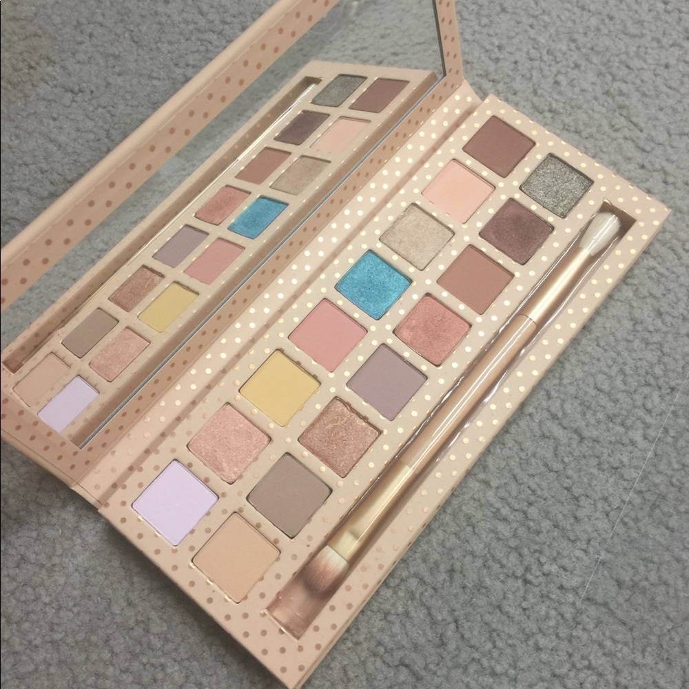 Eyeshadow Palette + Highlight & BroNzer